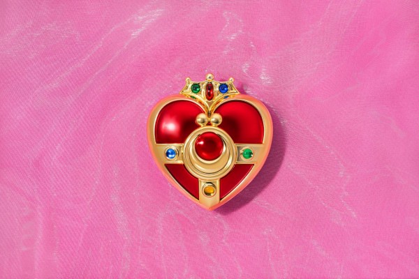 Sailor Moon Pretty Guardian: Cosmic Heart Heart Compact Brilliant Color Edition Proplica