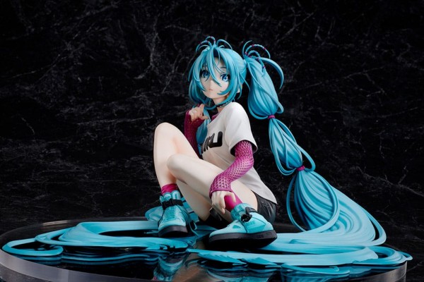 Vocaloid 2: Miku Hatsune Yoneyama Mai The Latest Street Style "Cute" Limited Edition 1/4 Scale PVC Statue