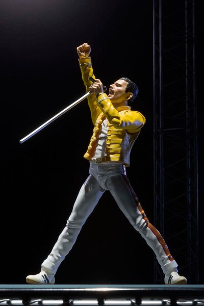 Queen: S.H. Figuarts Freddie Mercury Action-Figure