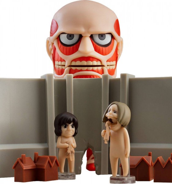 Shingeki no Kyojin: Nendoroid Colossal Titan & Attack on Titan Playset