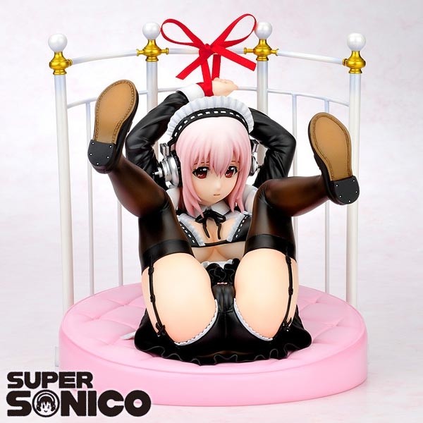 Nitro Super Sonic: Super Sonico Gothic Maid mit Bed 1/6 Scale PVC Statue