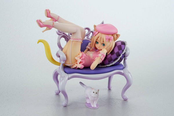 Neko no Wakusei: Funwari Neko To Isu 1/8 Scale PVC Statue