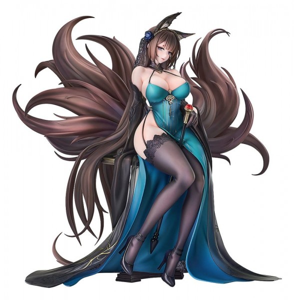 Azur Lane: Amagi Throne of Fallen Petals Ver. 1/7 Scale PVC Statue